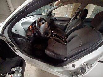 2011-peugeot-206-1438579-46357342
