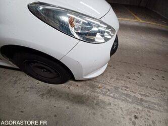 2011-peugeot-206-1438579-46357343