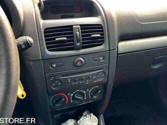 2007-renault-clio-1438581-46357364