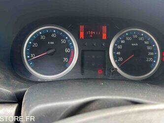 2007-renault-clio-1438581-46357367