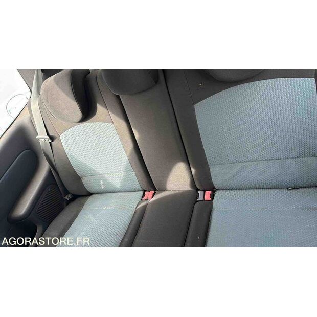 2007 Renault Clio-46357370