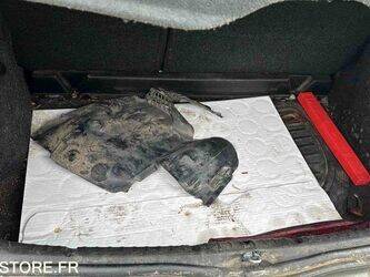 2007-renault-clio-1438581-46357371