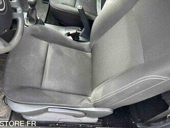 2013-renault-clio-1438584-46357393