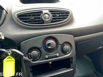 2013-renault-clio-1438584-46357394