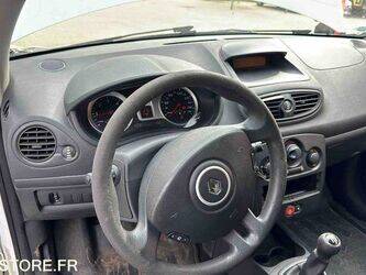 2013-renault-clio-1438584-46357395