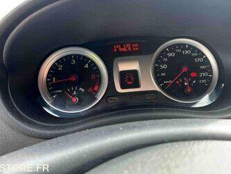 2013-renault-clio-1438584-46357403