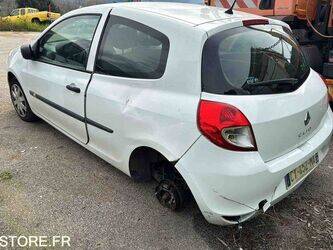 2013-renault-clio-1438584-46357405