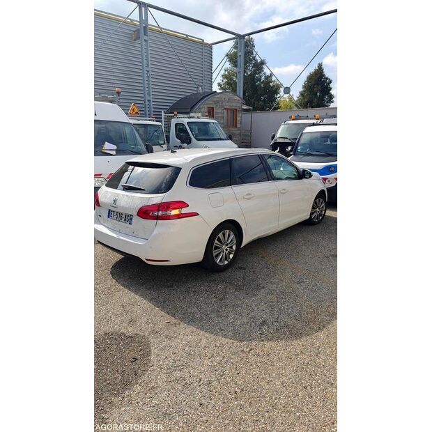 2017 بيجو 308-46357410