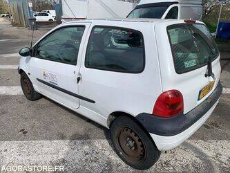 2005-renault-twingo-1438586-46357420