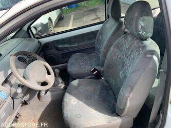 2005-renault-twingo-1438586-46357428