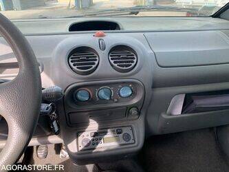 2005-renault-twingo-1438586-46357430