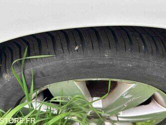 2010-renault-clio-1438587-46357441