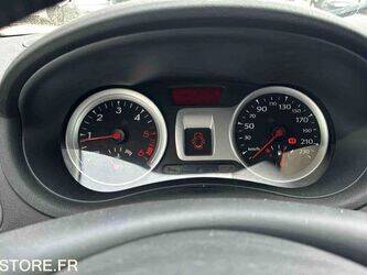 2010-renault-clio-1438587-46357452