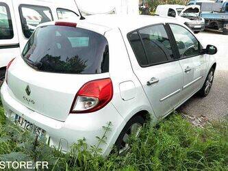 2010-renault-clio-1438587-46357453