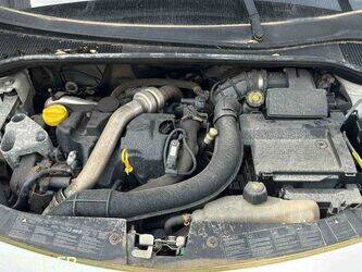 2010-renault-clio-1438587-46357454