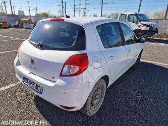 2011-renault-clio-1438588-46357460