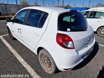 2011-renault-clio-1438588-46357461