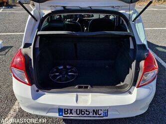 2011-renault-clio-1438588-46357471