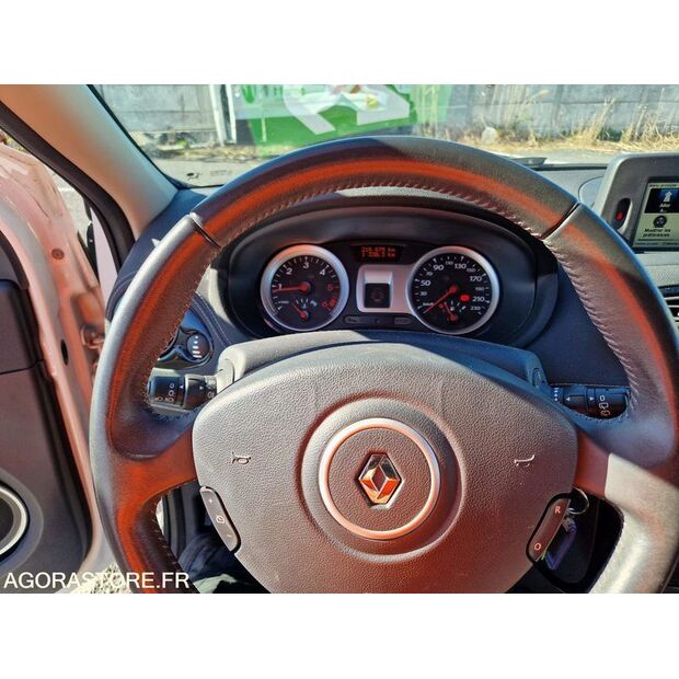 2011 رينو Clio-46357480