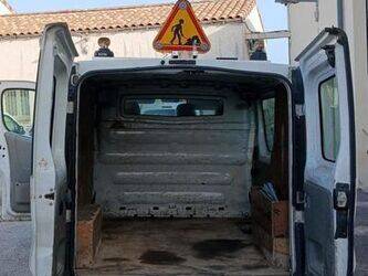 2008-renault-trafic-1438589-46357488