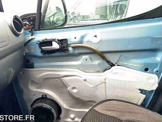 2016-peugeot-partner-1438591-46357530