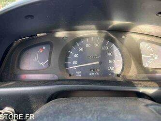 2003-toyota-hilux-1438595-46357594