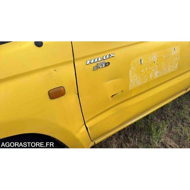 2003 Toyota Hilux-46357596