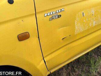 2003-toyota-hilux-1438595-46357596