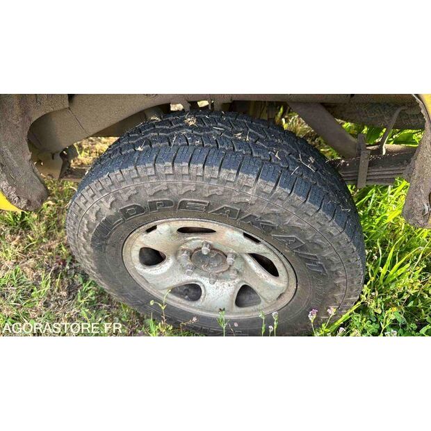 2003 Toyota Hilux-46357606