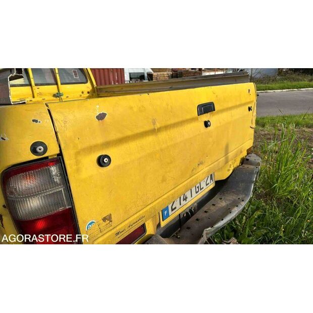 2003 Toyota Hilux-46357608