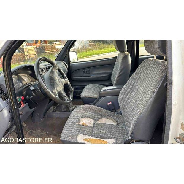 2003 Toyota Hilux-46357611