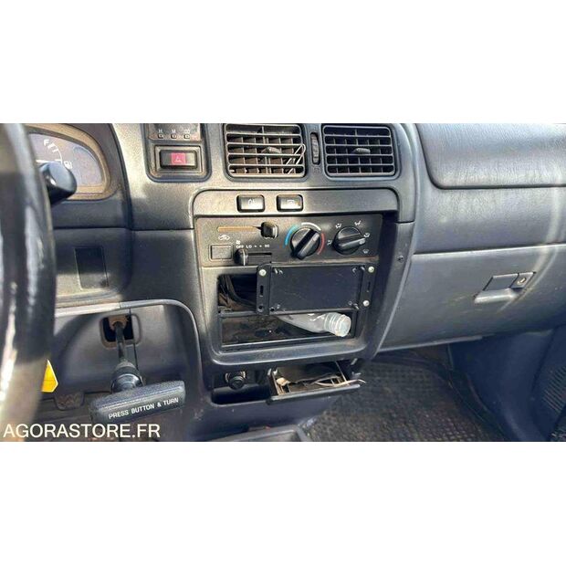 2003 Toyota Hilux-46357612