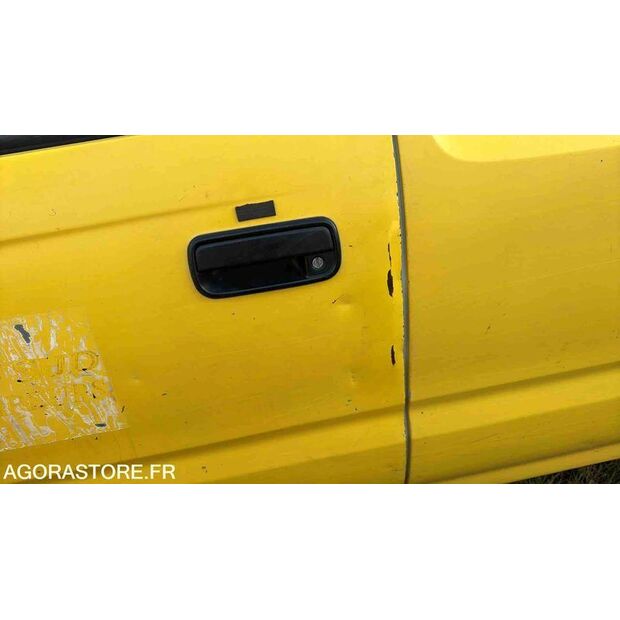 2003 Toyota Hilux-46357613