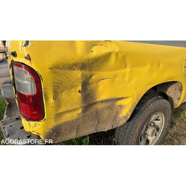 2003 Toyota Hilux-46357614