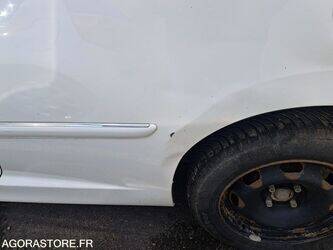 2011-peugeot-207-1438603-46357713