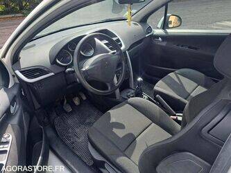 2011-peugeot-207-1438603-46357718