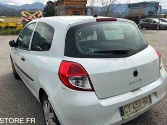2013-renault-clio-1438613-46357845