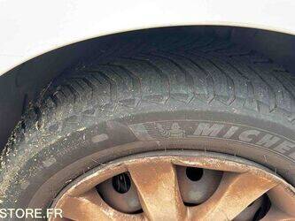 2013-renault-clio-1438613-46357847