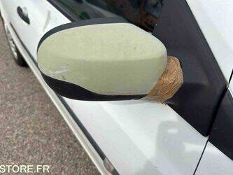 2013-renault-clio-1438613-46357851