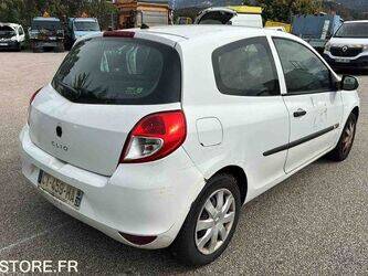 2013-renault-clio-1438613-46357852