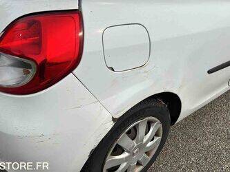 2013-renault-clio-1438613-46357856