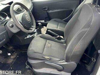 2013-renault-clio-1438613-46357858