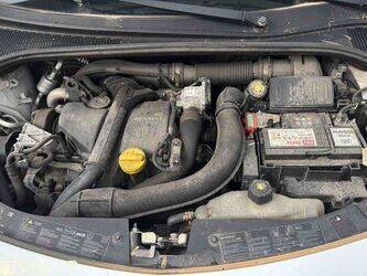 2013-renault-clio-1438613-46357862