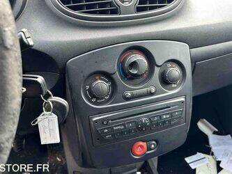 2013-renault-clio-1438613-46357863