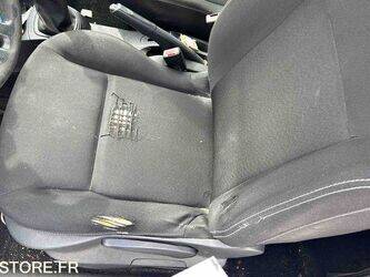 2013-renault-clio-1438613-46357865