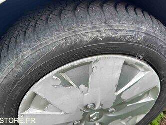 2008-renault-clio-1438615-46357886