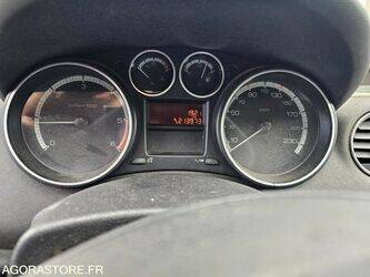 2008-peugeot-308-1438617-46357925