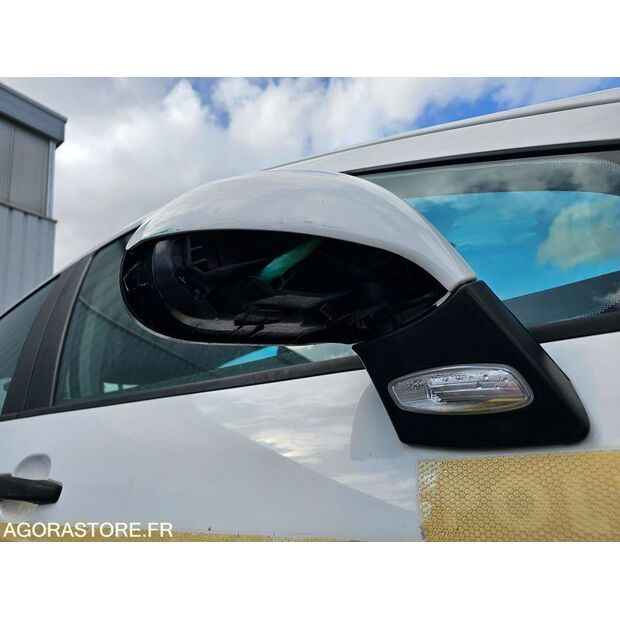 2008 Peugeot 308-46357940