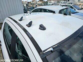 2008-peugeot-308-1438617-46357942