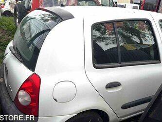 2005-renault-clio-1438620-46357968